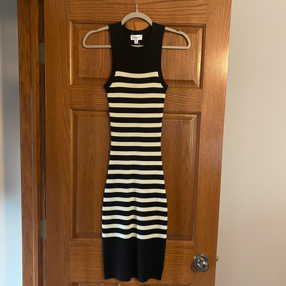 Evereve Black and Cream Striped Midi Dress
